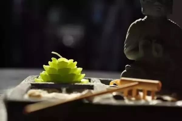 热中呈楚南僧 - 华岳 - 唐代 - 诗词配图