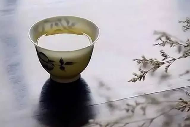 朱萼亭侍宴 - 郭稹 - 唐代 - 诗词配图