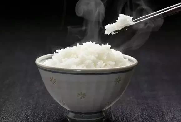 过太行 - 曹勋 - 唐代 - 诗词配图