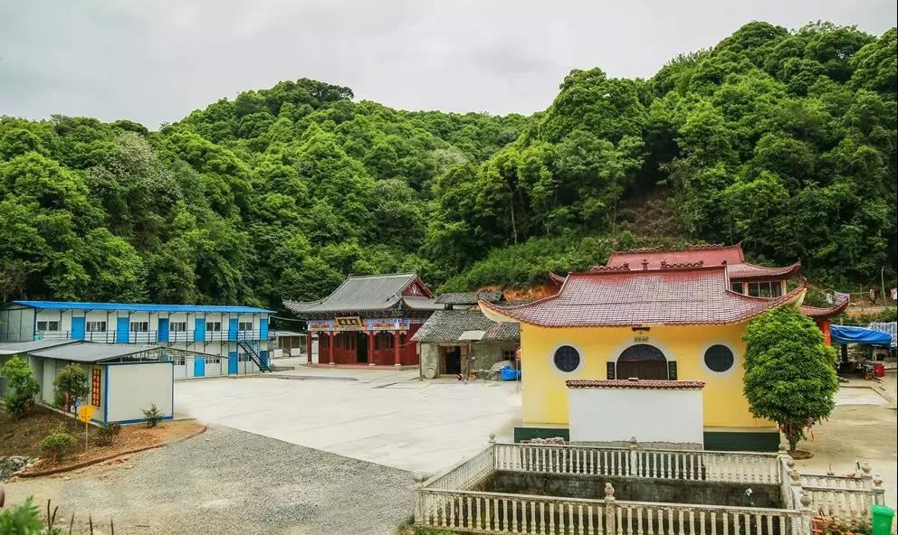 奉送原甫侍读出守永兴 - 欧阳修 - 唐代 - 诗词配图