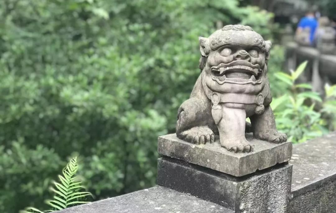 假山 - 郑刚中 - 唐代 - 诗词配图