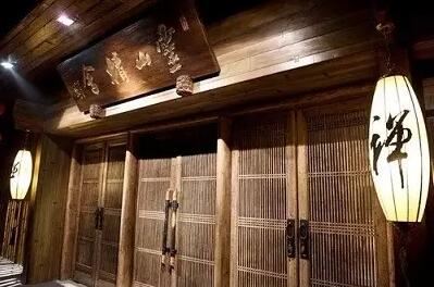 予得罪南迁朝廷枢密院凖备差遣张君送伴凡八十日予嘉其勤于其行也作诗送之  其二 - 李光 - 唐代 - 诗词配图