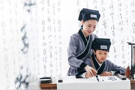 酬李二十二兄主簿马迹山见寄 - 权德舆 - 唐代 - 诗词配图